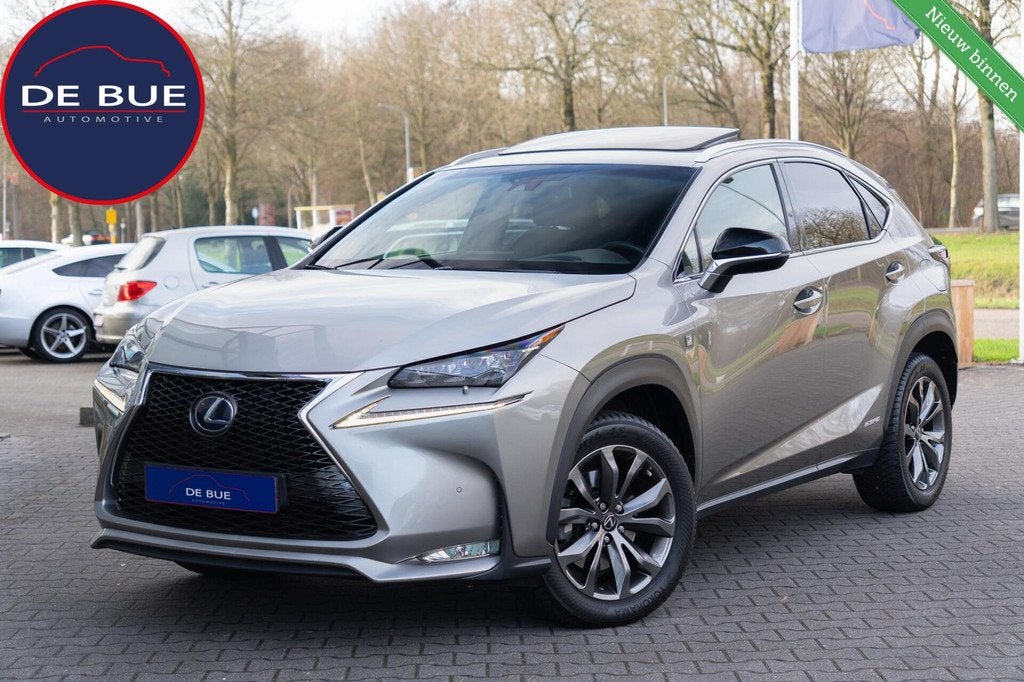 Lexus NX 300h AWD F Sport|197PK|Panoramadak|Leder|Head Up|AC, Auto's, Lexus, Automaat, Gebruikt, 1760 kg, Bedrijf
