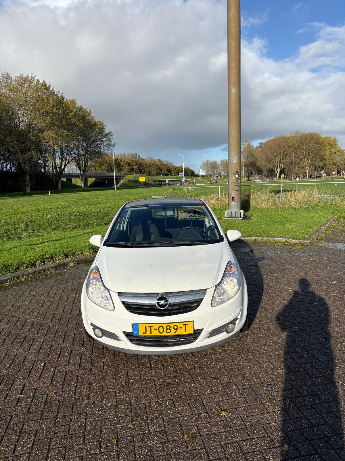 Opel Corsa D - Schadeauto, rijdbaar, nieuwe APK, Ophalen, Wit, Benzine, Hatchback