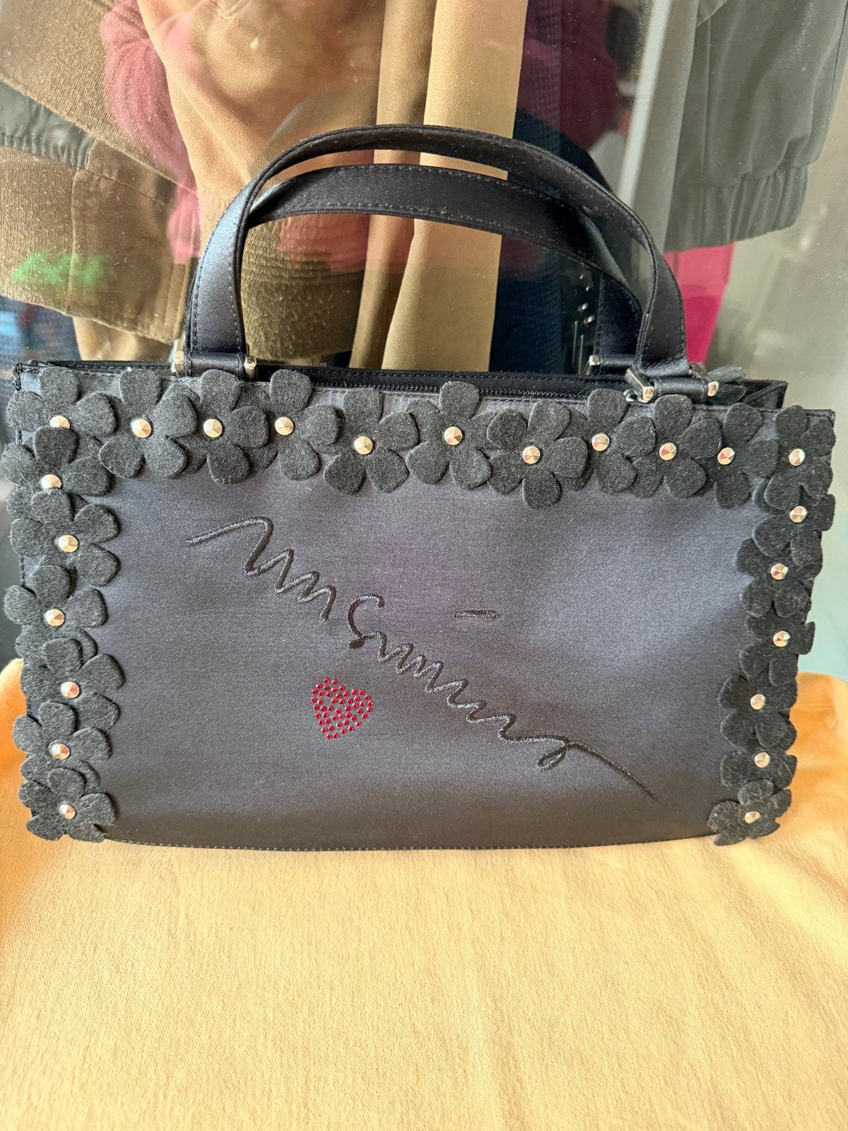 Moschino Zwarte Satijnen Handtas met Vilten Bloemen, Ophalen of Verzenden, Zo goed als nieuw, Zwart, Handtas