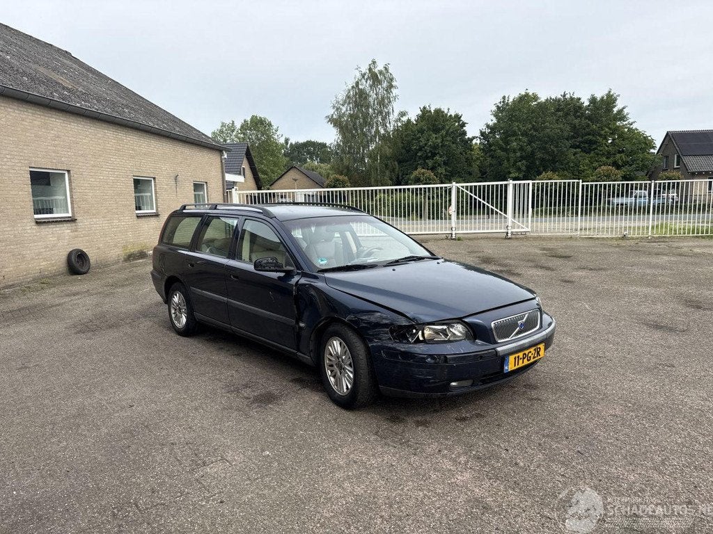 Volvo V70 2.4 Comfort Line (bj 2004), Auto diversen, Schadeauto's, Blauw, Info@volvocars.com, Stationwagon, Volvo