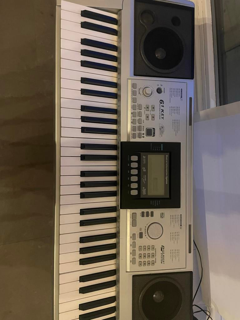 Keyboardspeler met Touch Response en Bass Boost System, Muziek en Instrumenten, Keyboards, Gebruikt, Overige aantallen, Overige merken
