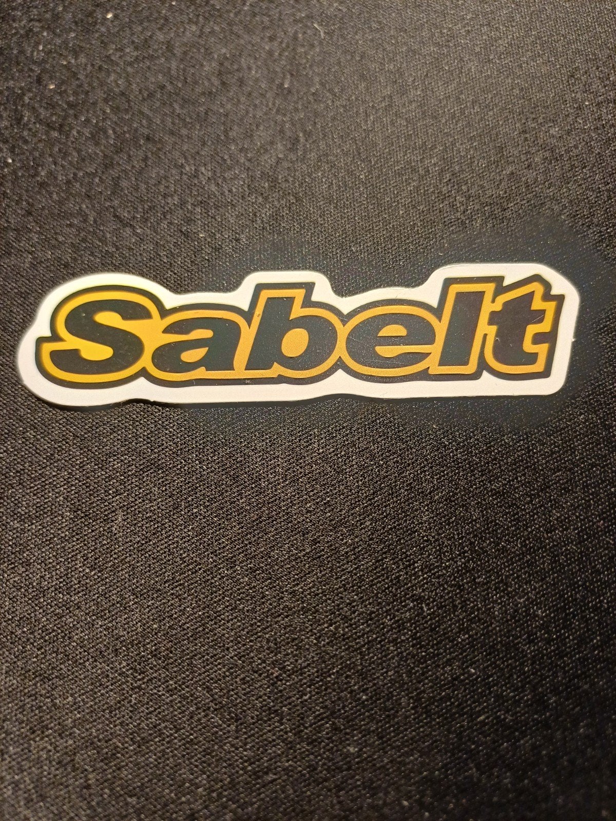 Sabelt Vinyl Sticker - Klassiek Geel Logo, Ophalen of Verzenden
