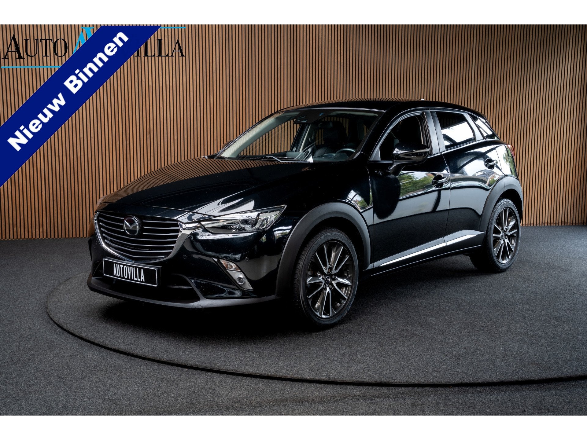 Mazda CX-3 1.5 SkyActiv-D 105 HUD Leer Bose Camera ACC Navi, Auto's, Voorwielaandrijving, Dealer onderhouden, 4 cilinders, Zwart