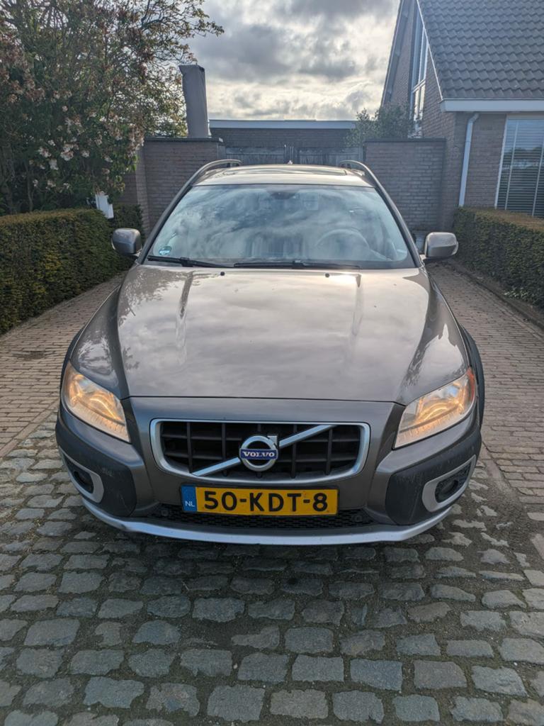 Volvo XC70 2.4 D Geartronic 2009 Grijs, Automaat, Achterwielaandrijving, 1800 kg, Beige
