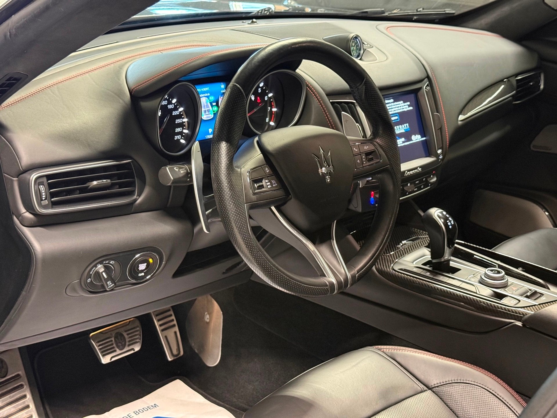 Maserati Levante 3.0 V6 S 430PK AWD GranLusso|Dealer onderho, 430 pk, Gebruikt, 138 €/maand, 2084 kg