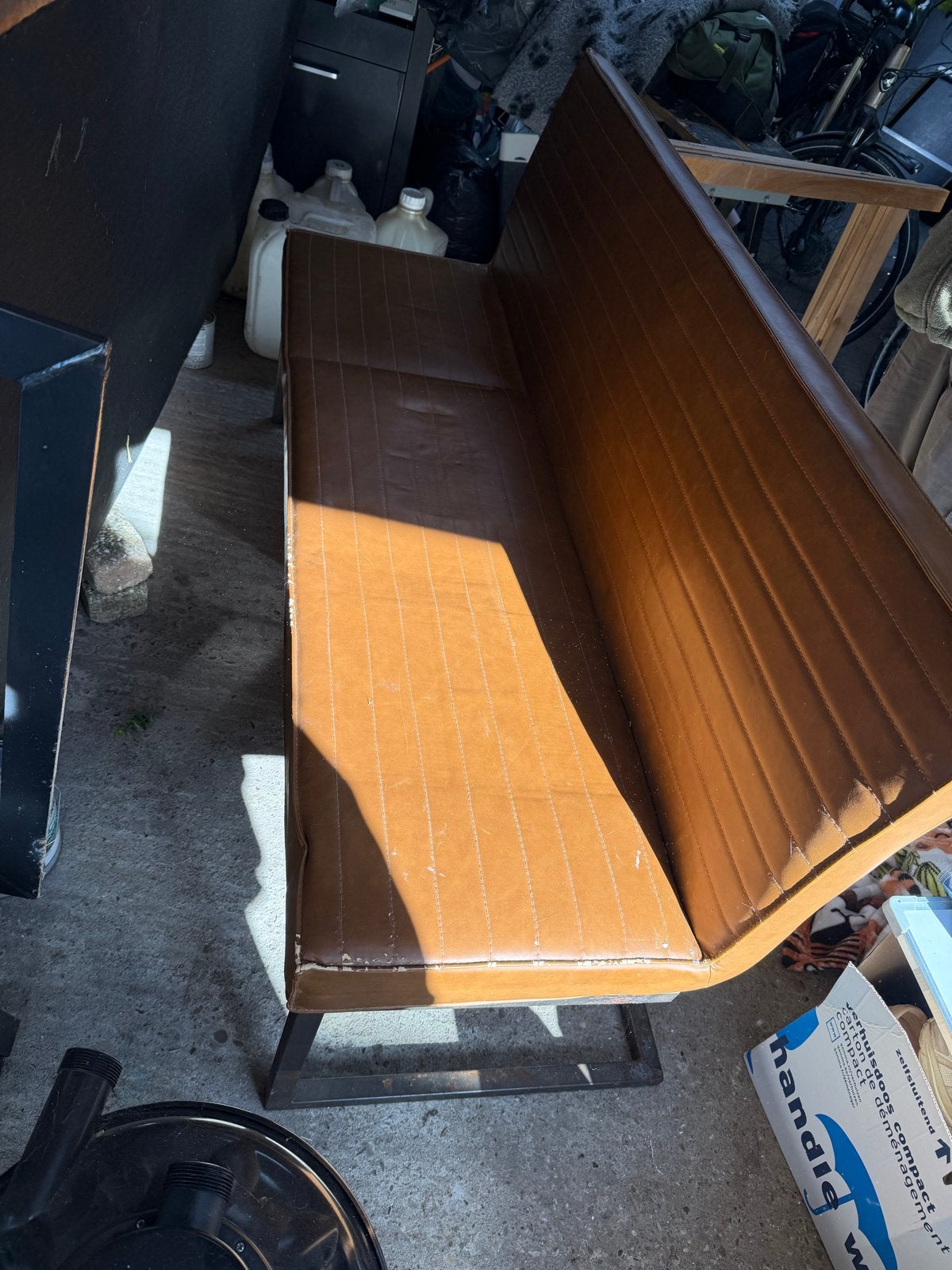 Vintage Bruine Bank - Perfect voor Restaurant of Horeca, Gebruikt, Leer, Ophalen of Verzenden, Drie