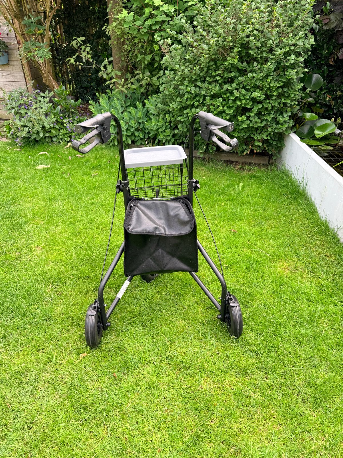 Lichtgewicht en inklapbare rollator, Ophalen, Opvouwbaar, Zo goed als nieuw