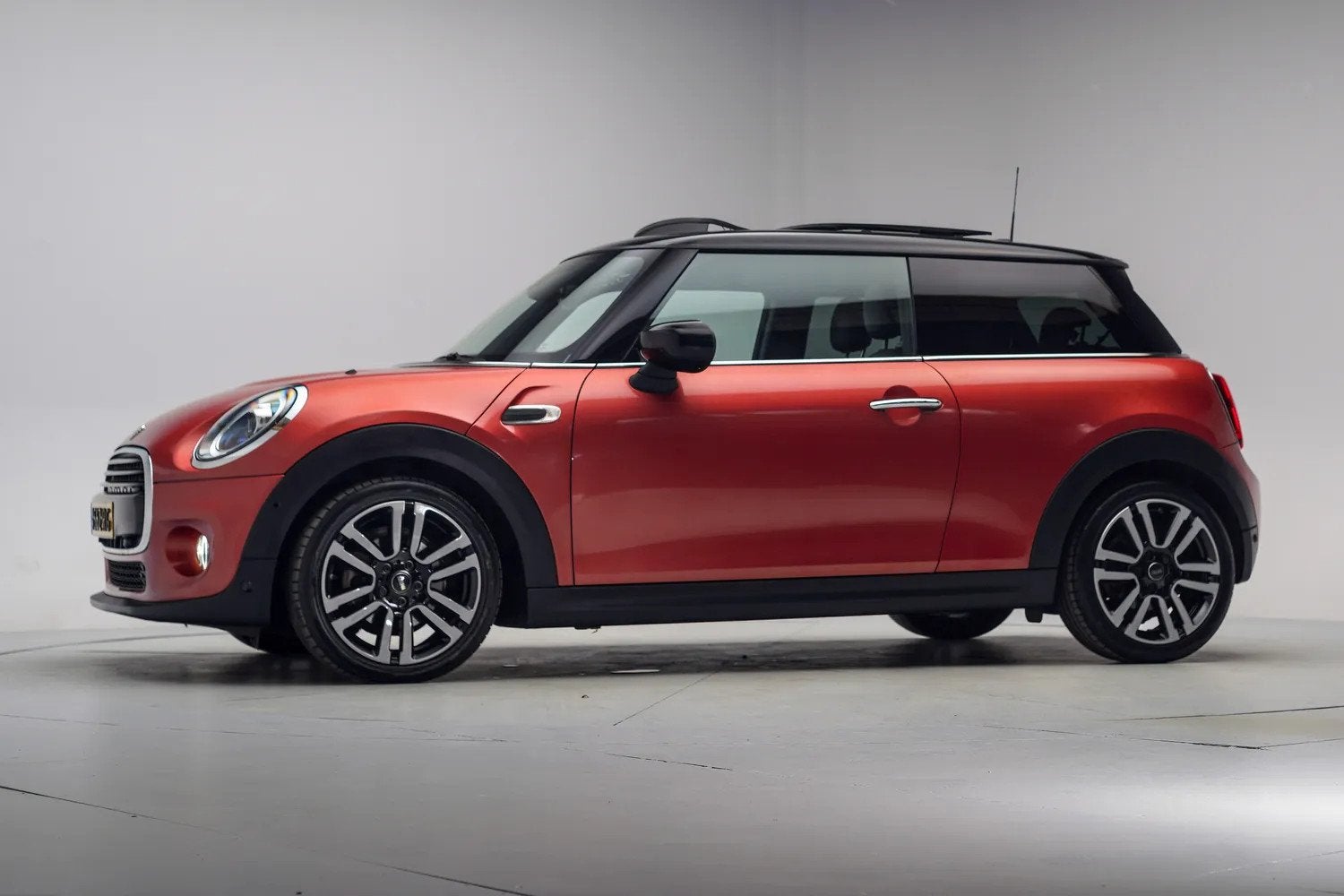 MINI Cooper 1.5 Cooper Summer Red Edition Aut. [ Panorama LE, Auto's, Mini, 136 pk, Gebruikt, 49 €/maand, Bedrijf