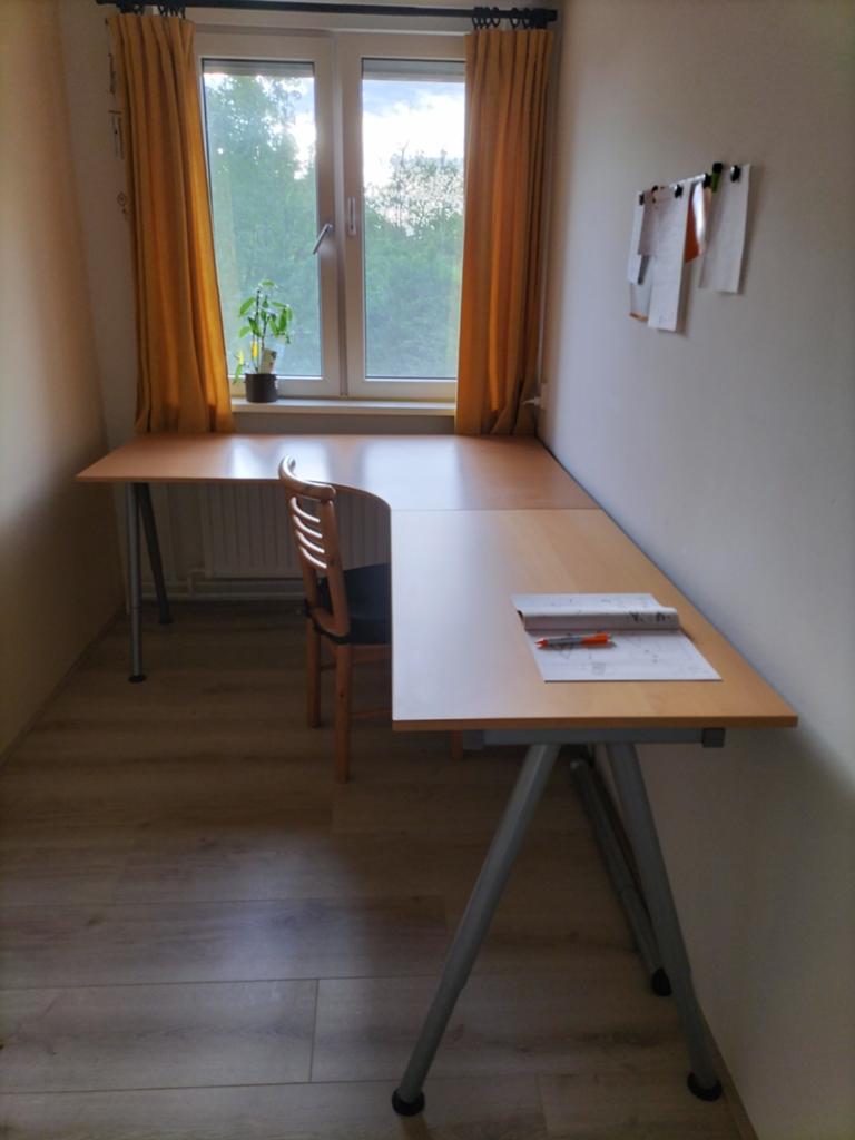 Galant hoekbureau van Ikea, verstelbaar, Huis en Inrichting, Bureaus, Ophalen, Gebruikt, Hoekbureau, In hoogte verstelbaar