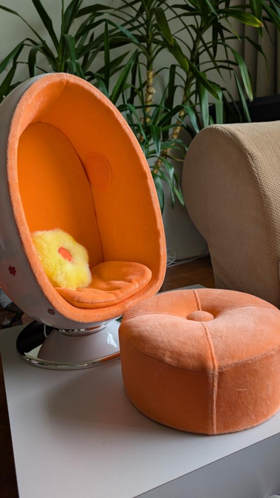American Girl Julie's Egg Chair met Speakers - Oranje/Wit, Kinderen en Baby's, Ophalen, Gebruikt, Meisje