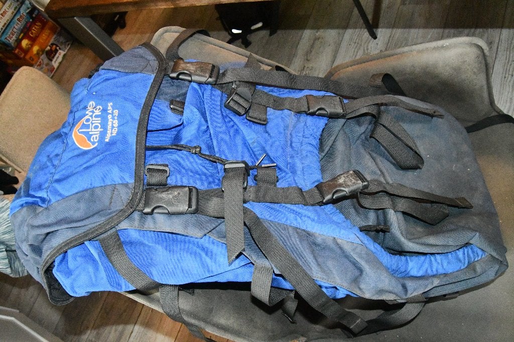 Lowe Alpine trekkingrugzak met regenhoes en hoes vliegtuig., Sport en Fitness, Ophalen, Gebruikt, Rugzak