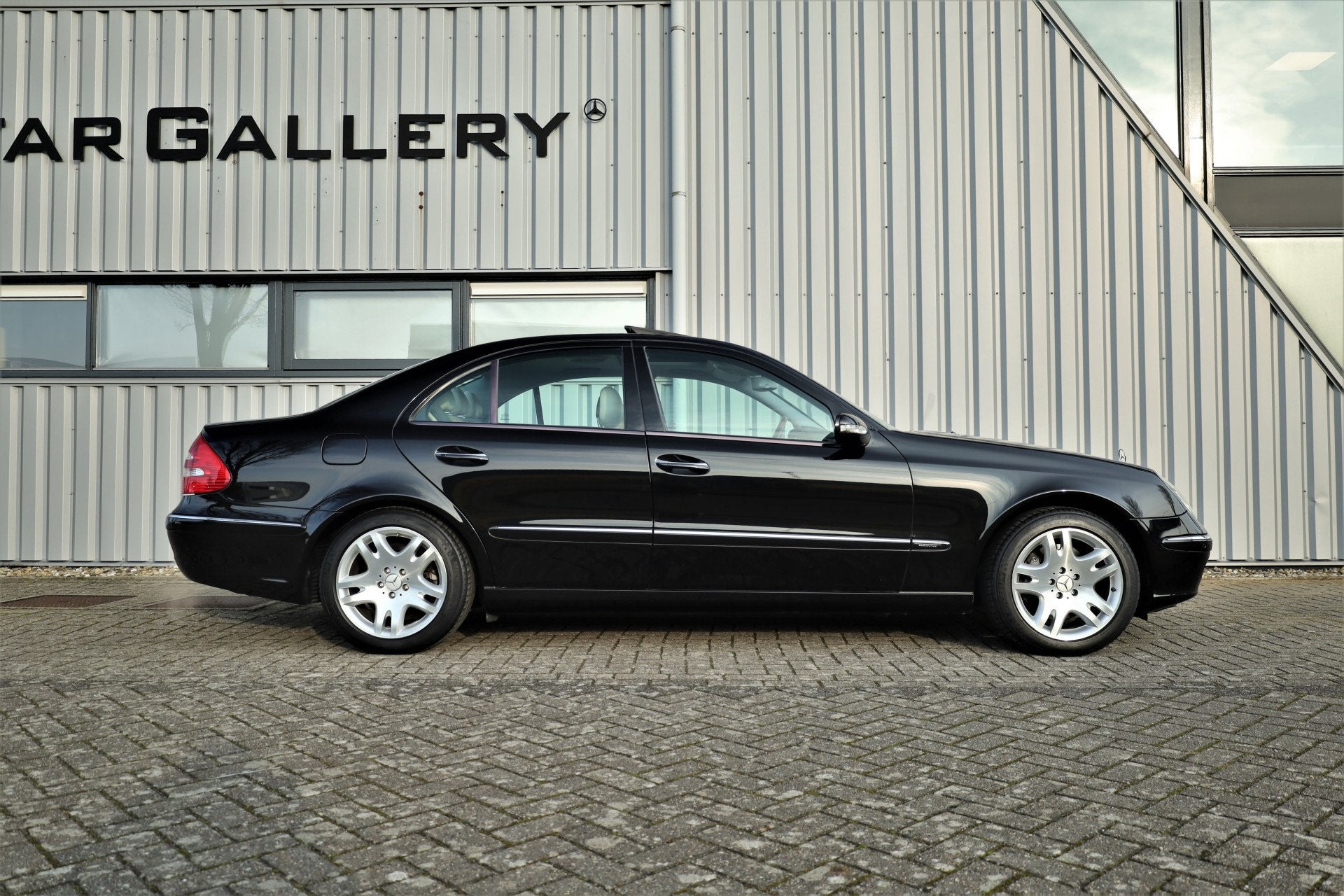 Mercedes-Benz E-Klasse E 500 Elegance Designo Youngtimer, Auto's, Automaat, Achterwielaandrijving, Gebruikt, Zwart