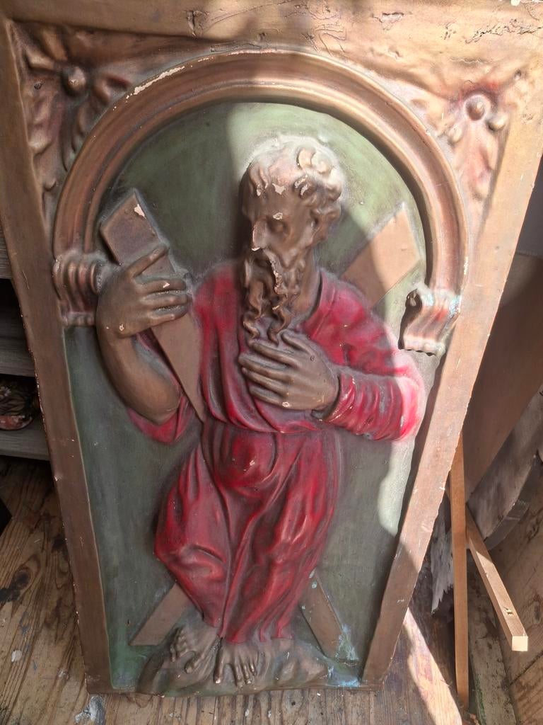 Antiek reliëf van Sint Andreas met Andreaskruis, Ophalen of Verzenden