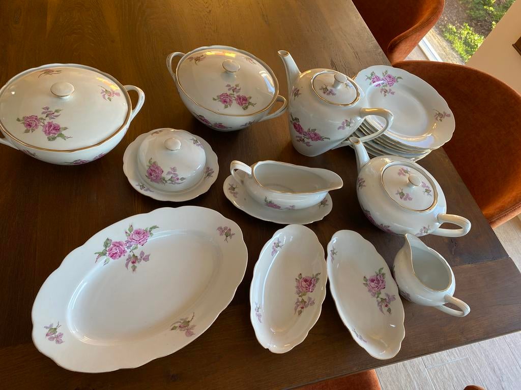 Brocante Servies met Rozenmotief - Nagenoeg Nieuwstaat, Ophalen of Verzenden