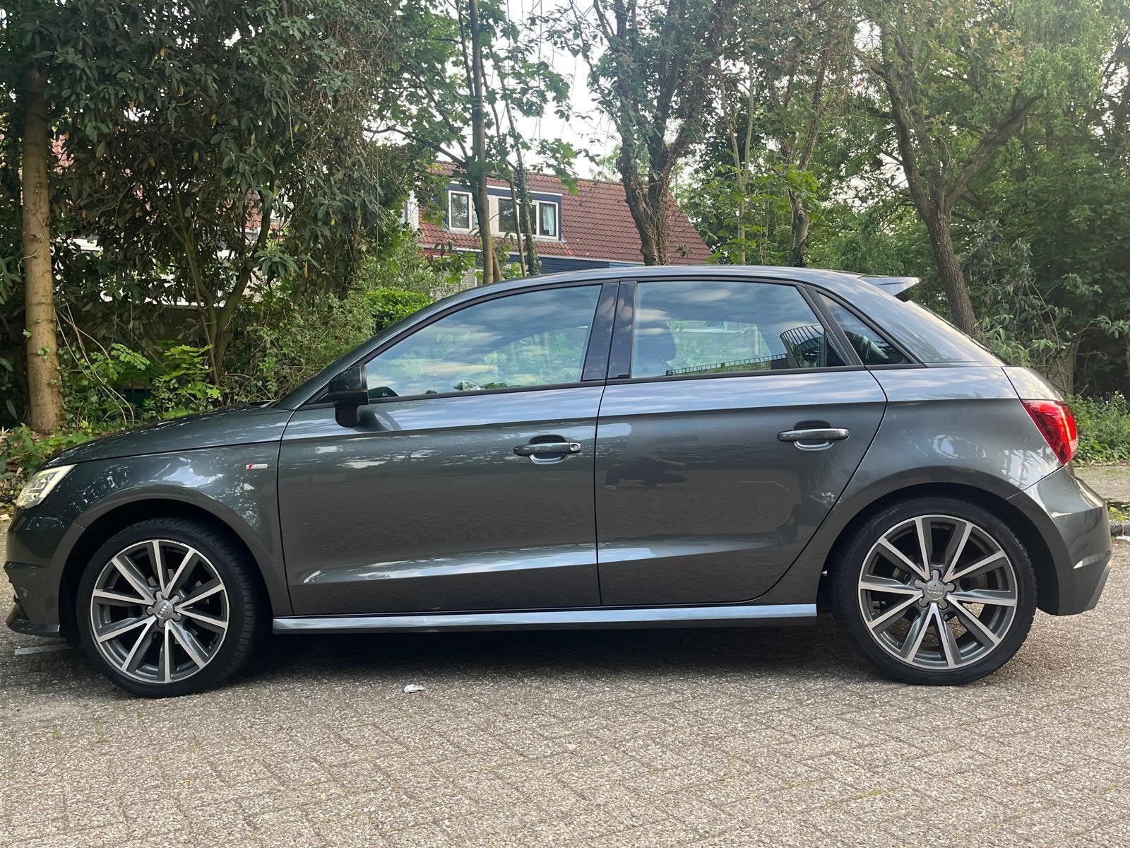 Audi A1 1.0 Tfsi 95pk S Tronic 2017 Grijs, A1, 49 €/maand, Origineel Nederlands, Particulier