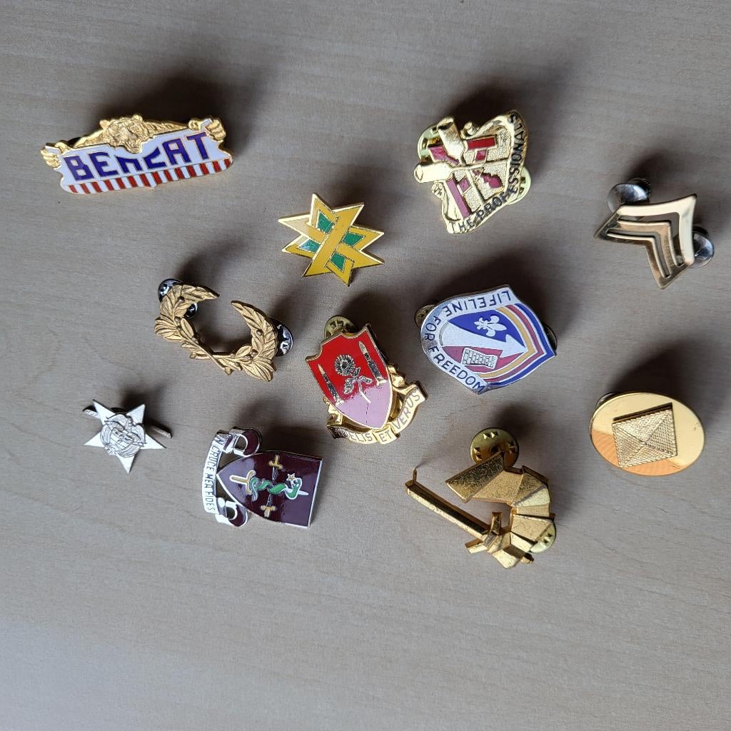 Verzameling US Army pins emblemen, Niet vindbaar, Niet vindbaar, Nederland, Embleem of Badge