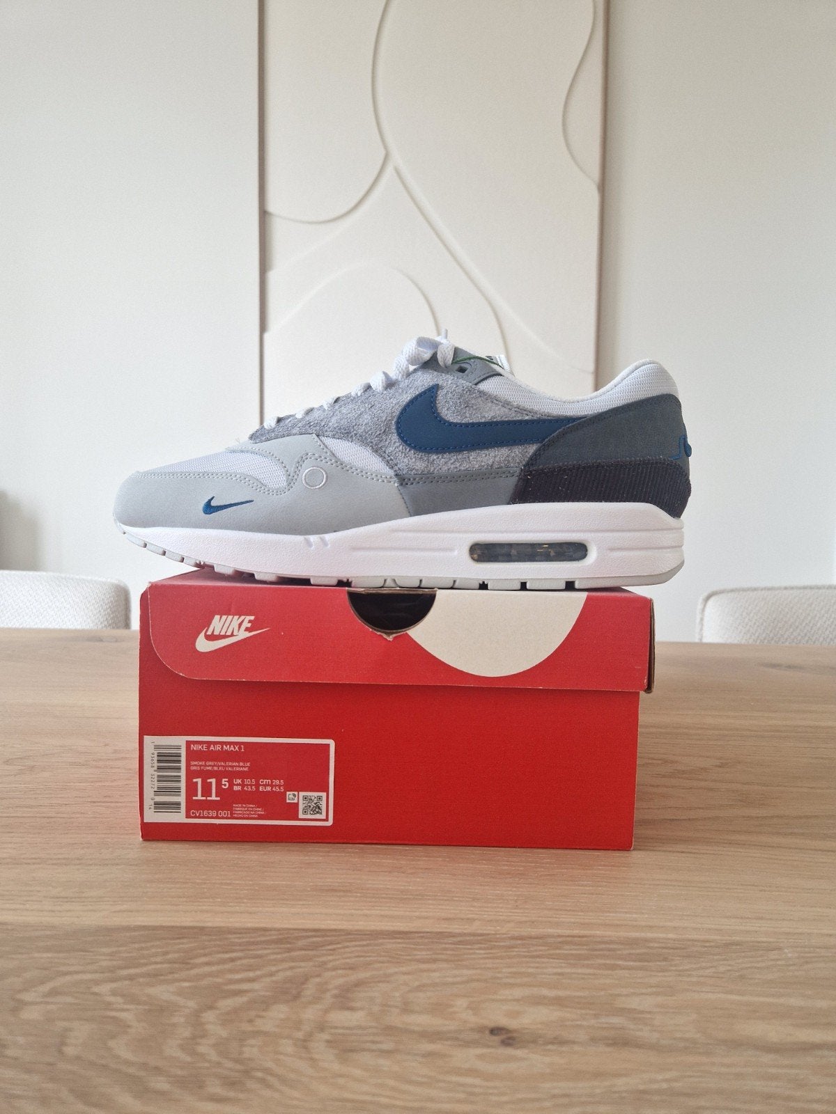 Nike Air Max 1 London | EU 45,5, Kleding | Heren, Schoenen, Overige kleuren, Nike Air Max 1, Nieuw, Ophalen of Verzenden