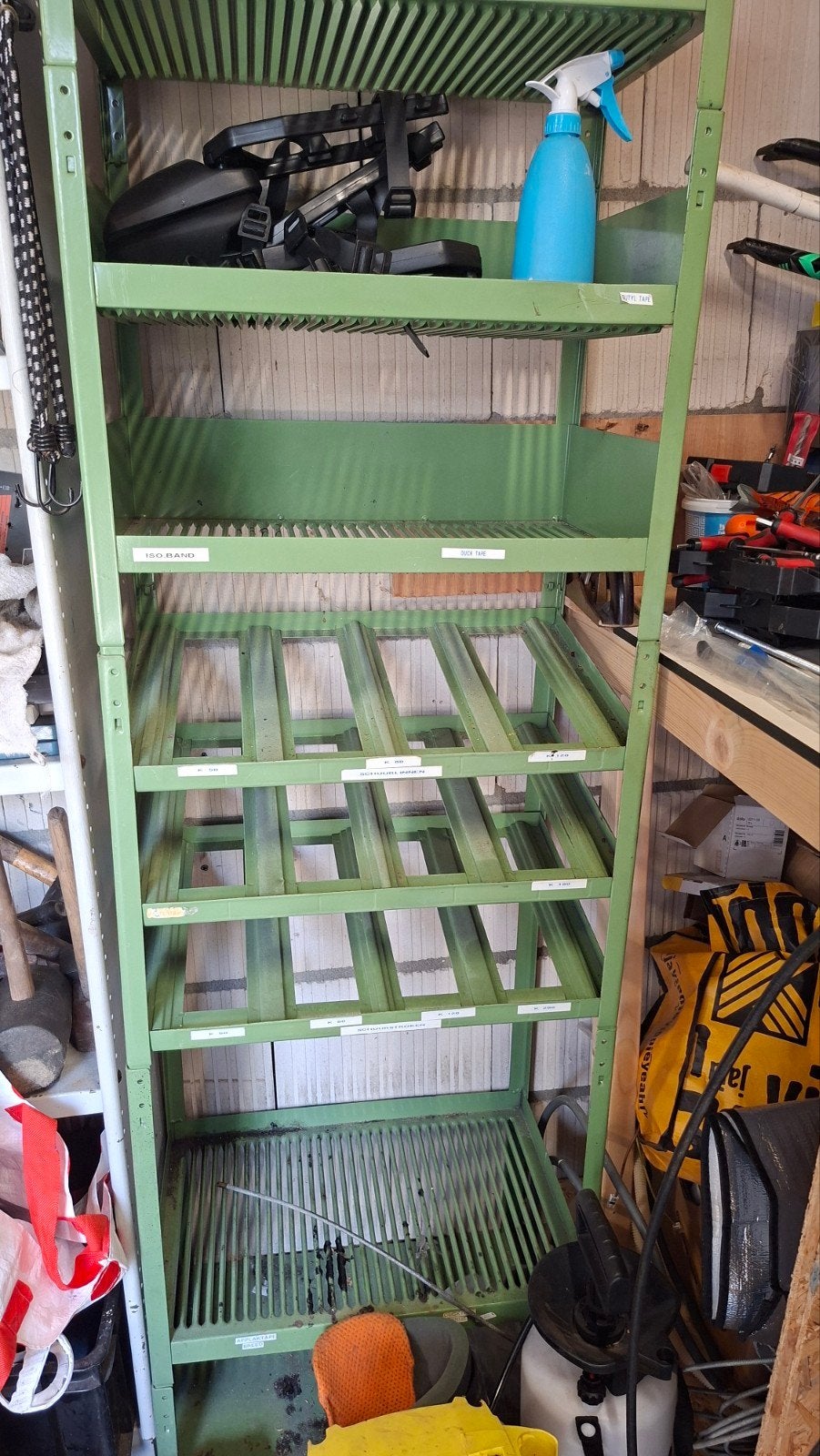 Stevig groen metalen rek met meerdere planken, Ophalen, Gebruikt