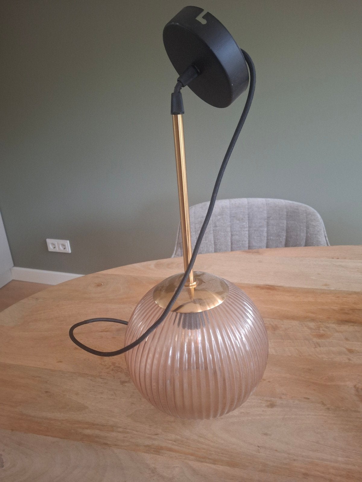 Hanglamp Kwantum - Glazen bol met messing details, Ophalen, Modern, Scandinavisch, Industrieel, E27 (groot), Zo goed als nieuw