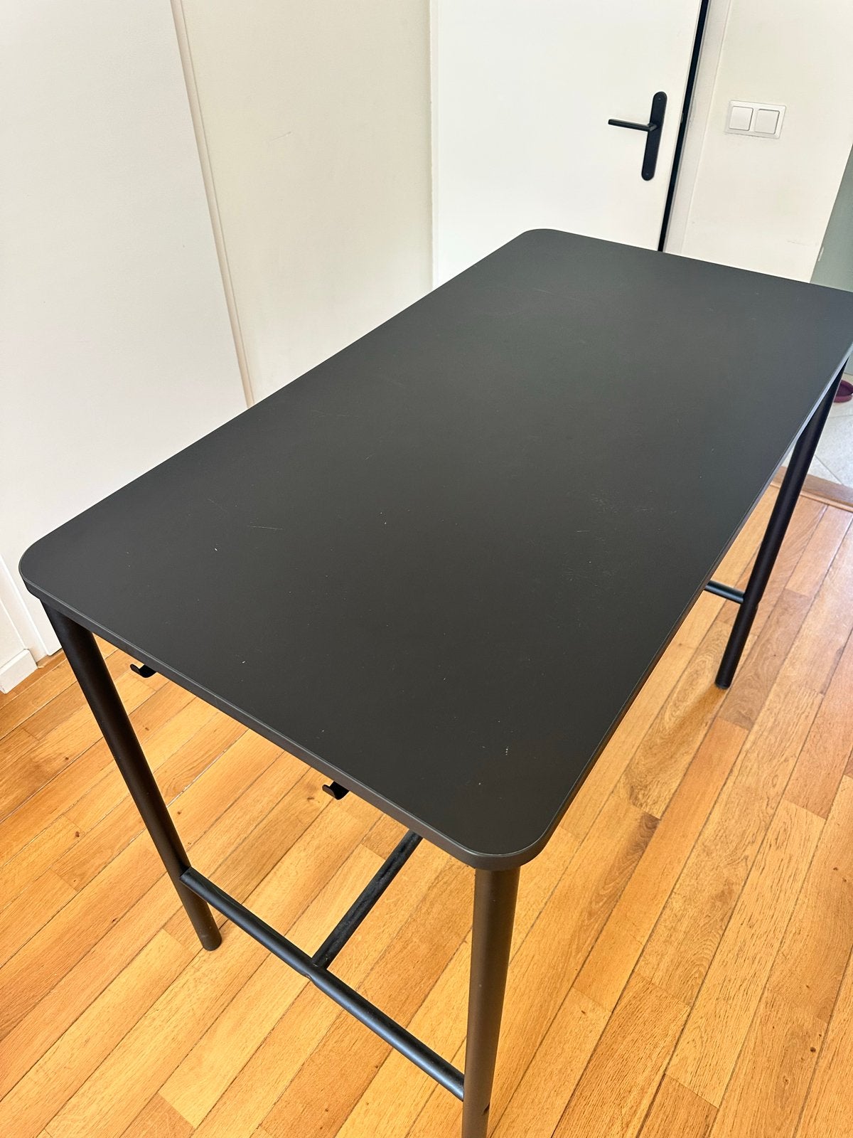 Zwarte bartafel of hoge eettafel, Ophalen, Gebruikt