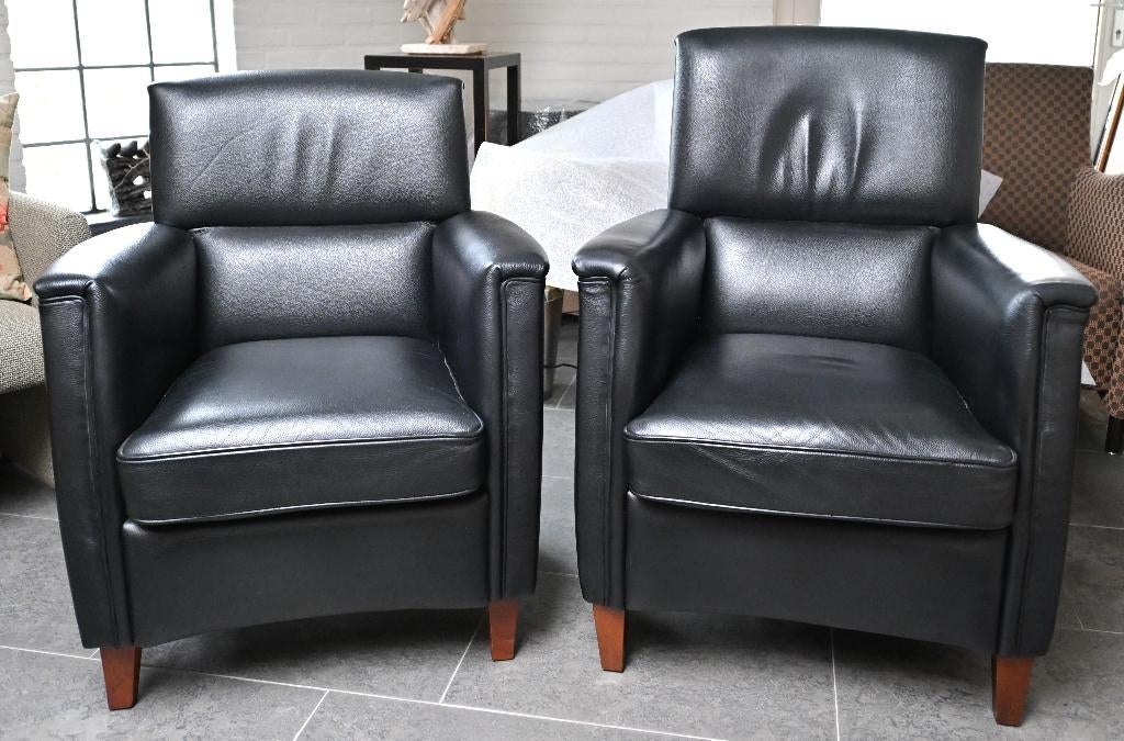 Twee in zeer goede staat zijnde zwart-leren fauteuils, Huis en Inrichting, Fauteuils, Gebruikt, Leer, 50 tot 75 cm, 75 tot 100 cm