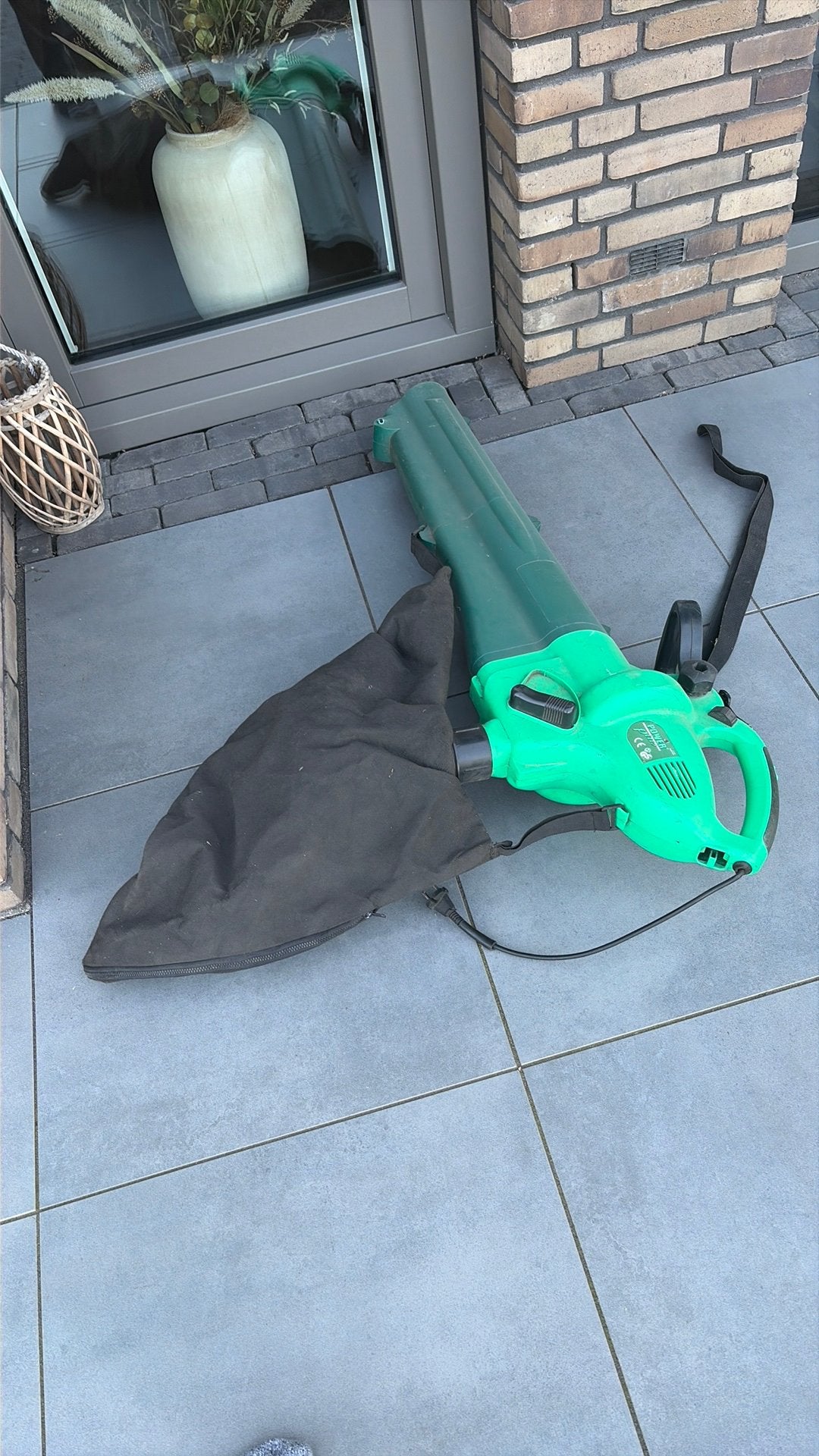 Tekoop bladblazer en zuiger in het zak, Tuin en Terras, Bladblazers, Ophalen, Zo goed als nieuw, Elektrisch