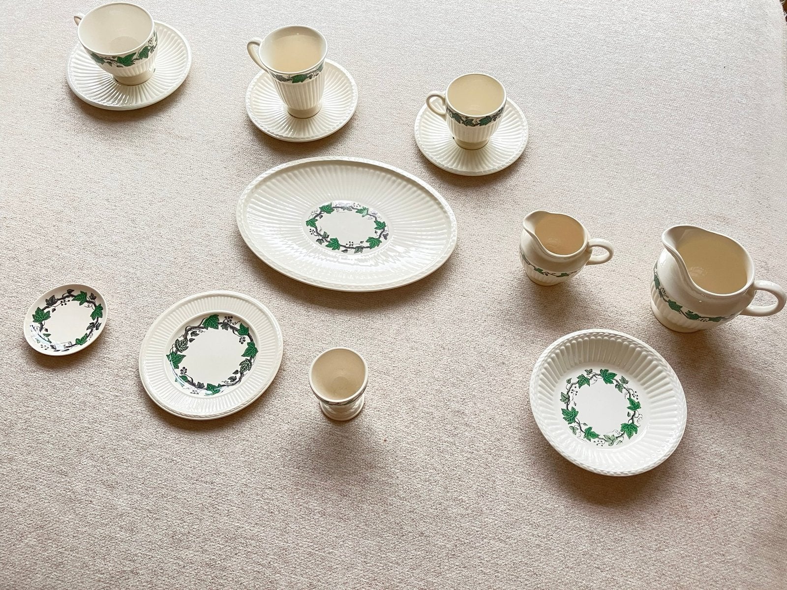 Wedgwood Stratford Edme koffie/theeservies-52 delen-puntgaaf, Antiek en Kunst, Antiek | Servies los, Ophalen of Verzenden