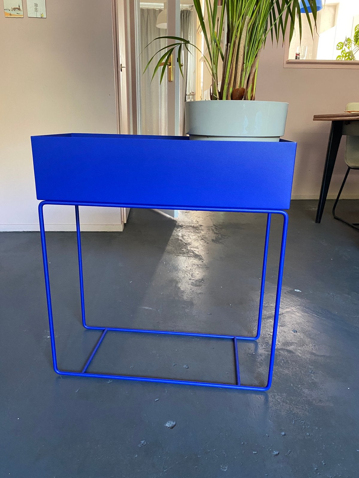 Ferm Living Plant Box electric blue, Huis en Inrichting, Ophalen, Scandi, Zo goed als nieuw, Metaal