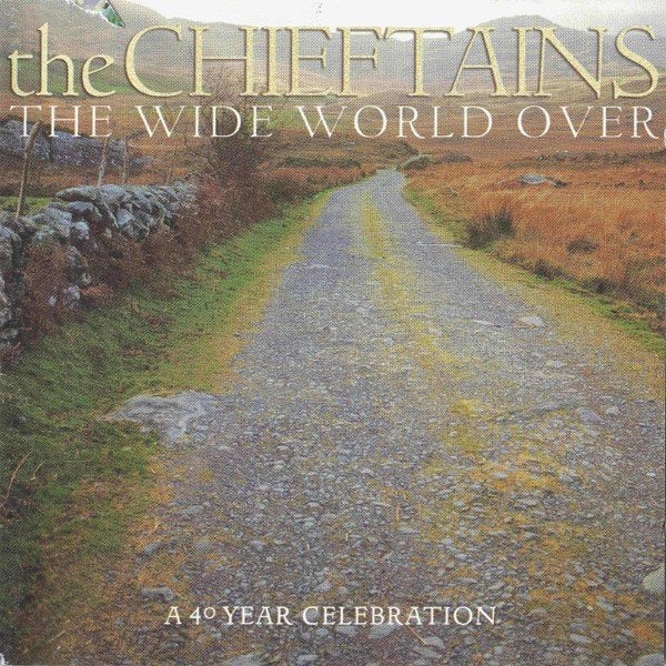 The Chieftains - The Wide World Over (CD), Gebruikt, Overige genres, Ophalen of Verzenden, Inclusief boekje
