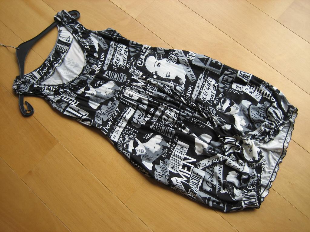 Enig zwart-wit tuniek-jurkje met grafische print M, SNAZZEYS, Maat 38/40 (M), Verzenden, Zwart, Nieuw