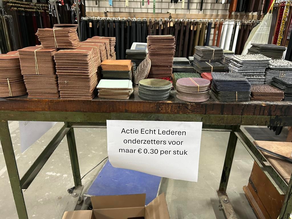Grote partij echt Lederen onderzetters, Ophalen, Zo goed als nieuw, Hout