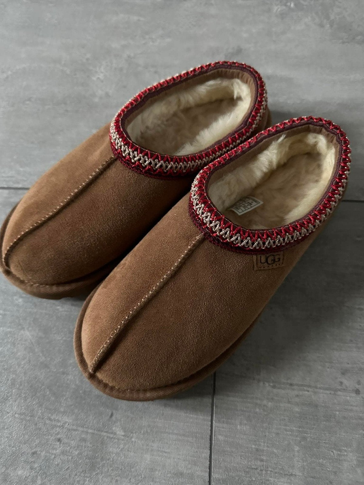 Originele UGG pantoffels - Maat 39 - Nieuw in doos, Kleding | Dames, Schoenen, UGG, Bruin, Nieuw, Ophalen of Verzenden