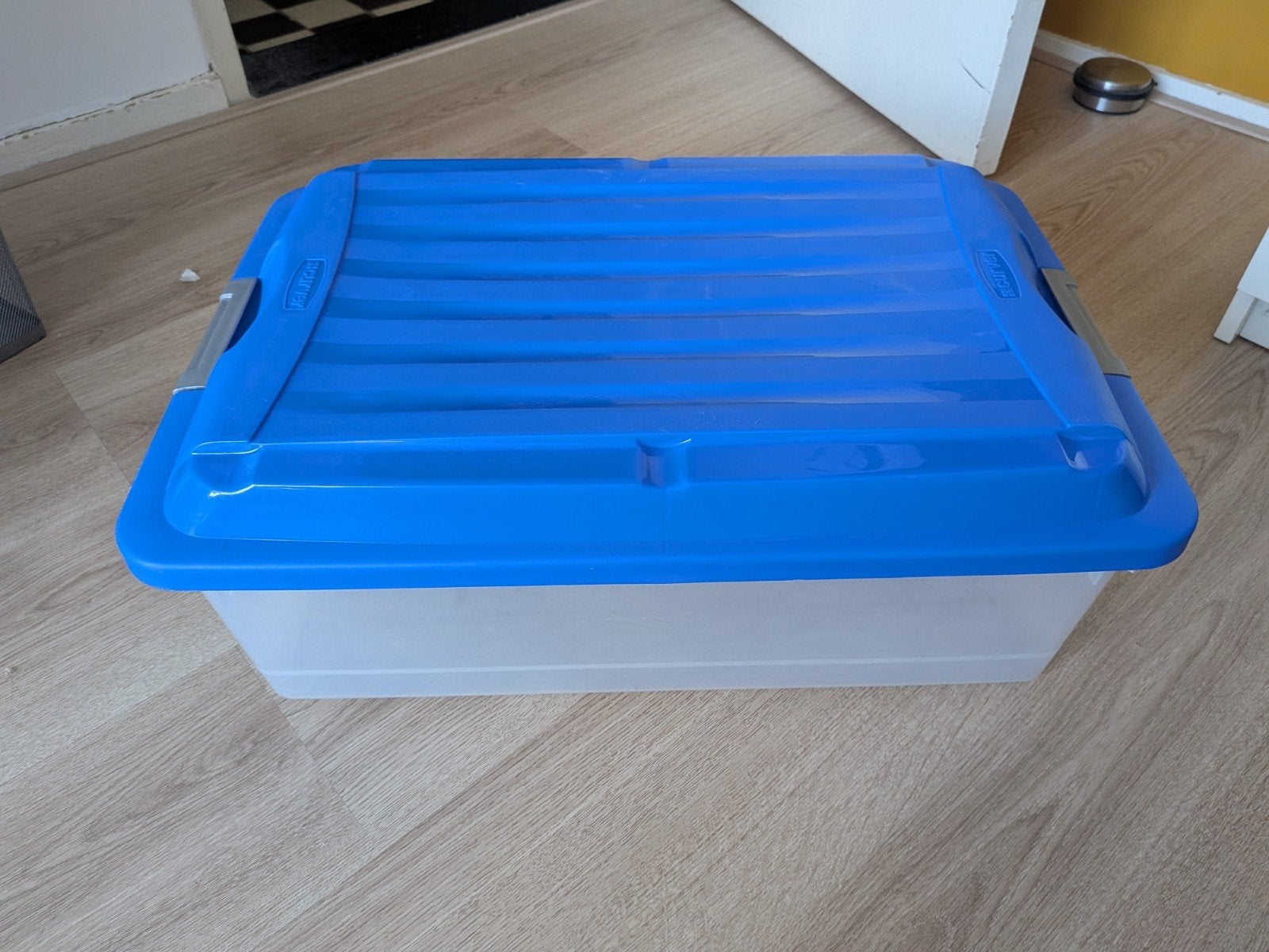 Curver opbergbox met blauwe deksel - 60x40x22 cm, Ophalen, Zo goed als nieuw, Minder dan 40 cm, Minder dan 35 cm
