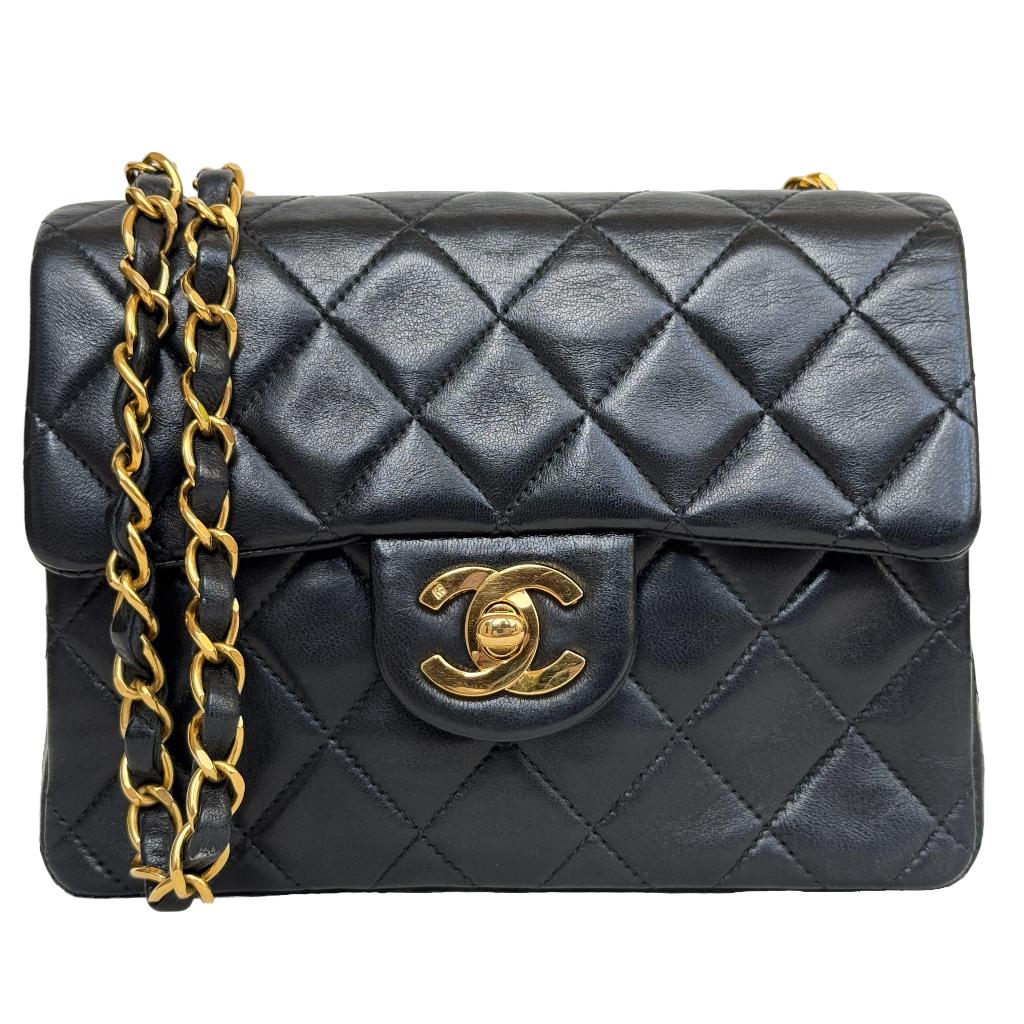 Chanel square mini crossbody zwart lamsleer authentiek tas