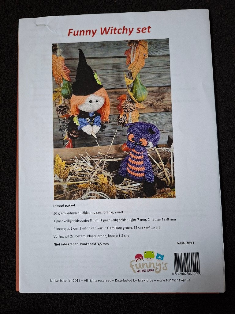 haakpatroon: funny witchy set ( heks en poes) ,merk Funny's, Ophalen of Verzenden, Zo goed als nieuw, Haken, Patroon of Boek