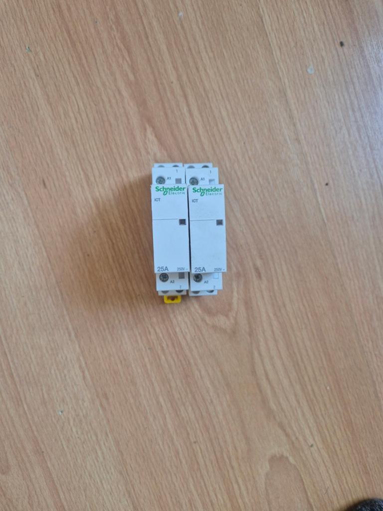 Schneider iCT 25A 250V Schakelaar - Nieuw, Ophalen, Nieuw