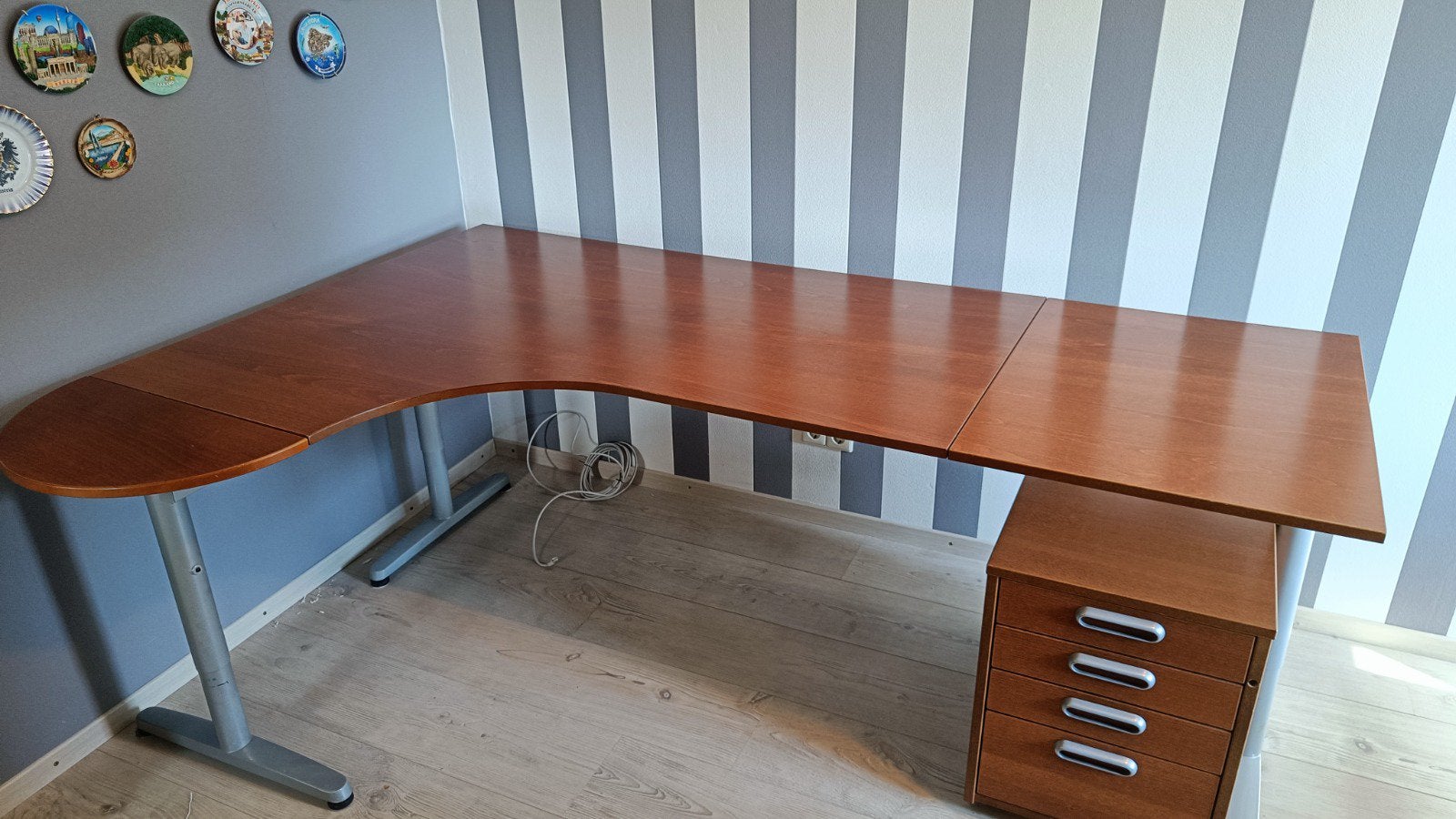 Ikea galant buro met ladeblok en 2 uitbreidingen, Ophalen, Zo goed als nieuw