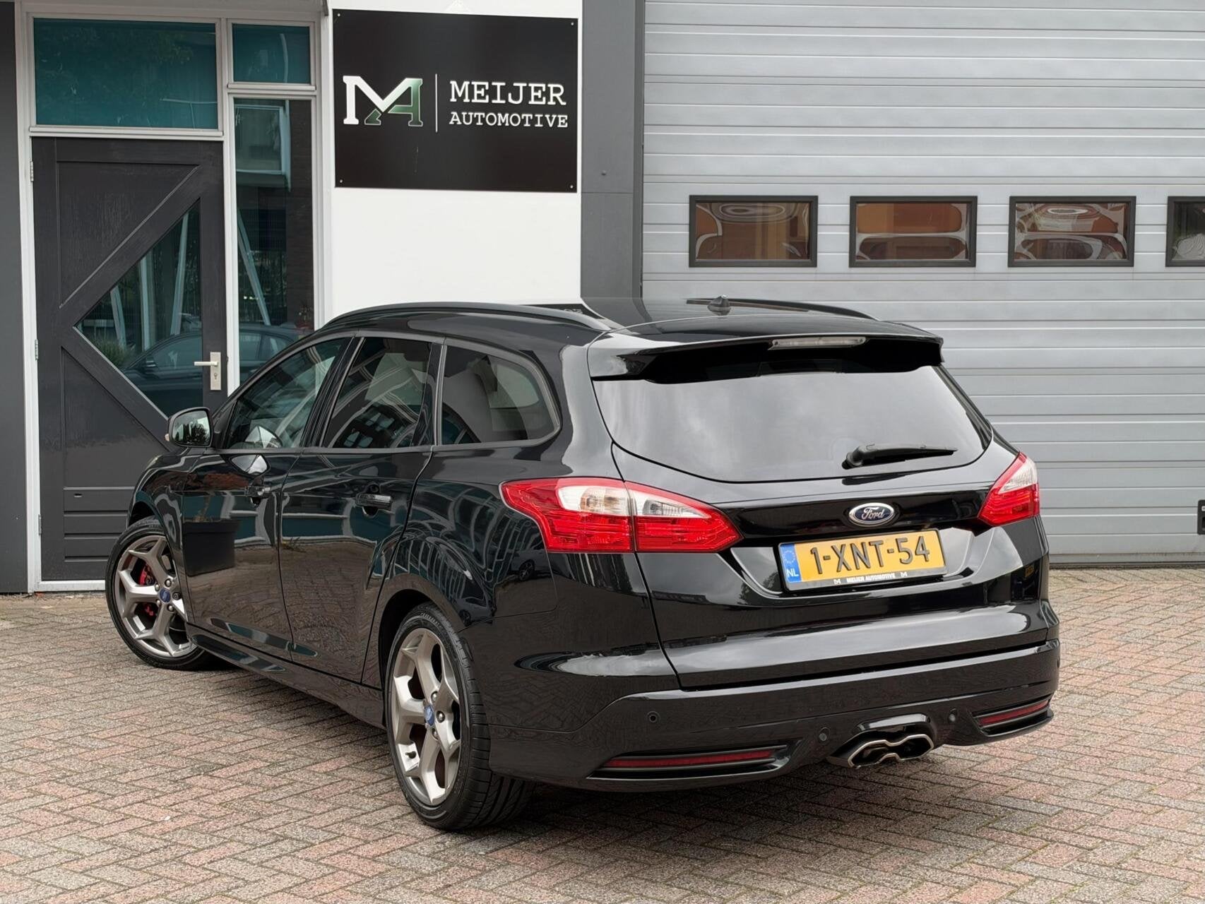 Ford Focus Wagon 2.0 EcoBoost ST-3|251PK|Recaro|Leder|Camera, Auto's, Euro 5, Gebruikt, 4 cilinders, Zwart