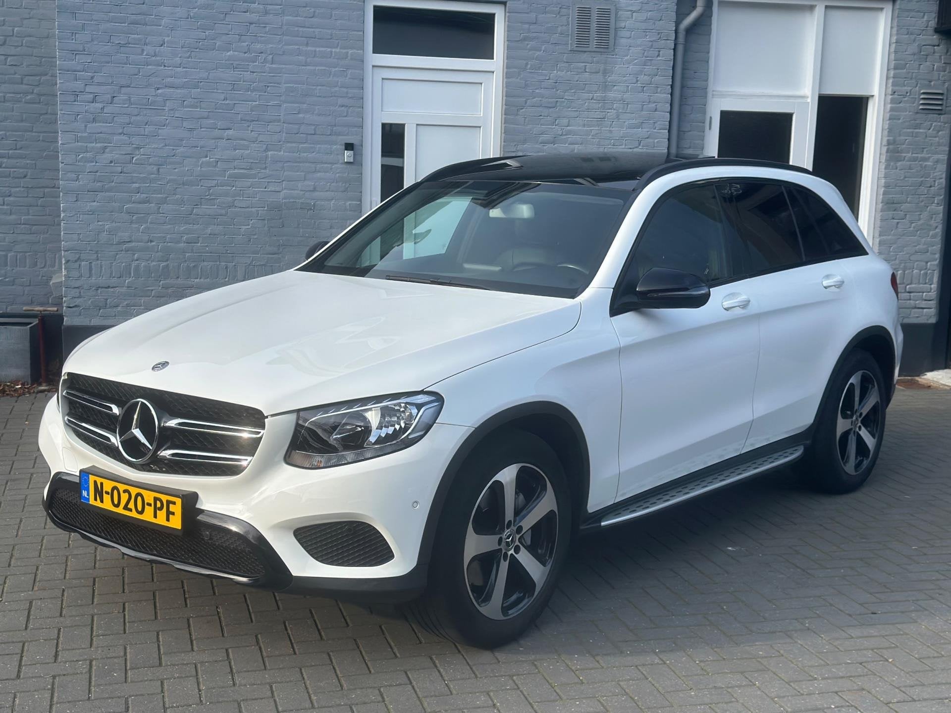 Mercedes-Benz GLC-klasse 250 4MATIC | KEYLESS | PANO | LEER, Automaat, 15 km/l, Gebruikt, 4 cilinders