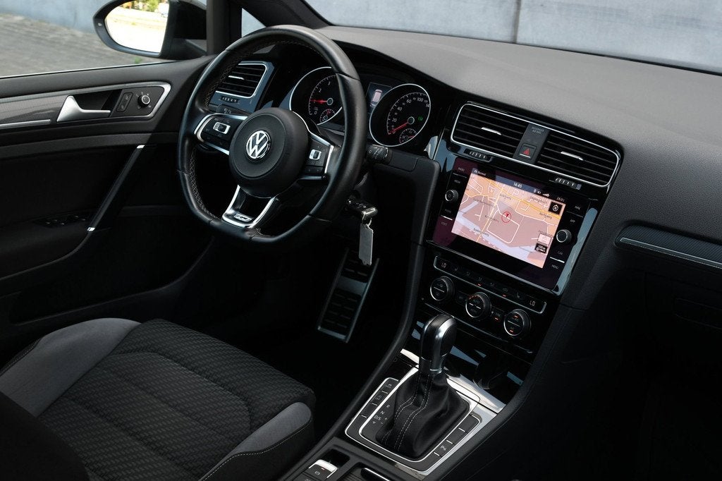 Volkswagen Golf Variant 1.4 TSI 2x R-Line 150 PK Camera|ACC, Auto's, Volkswagen, Gebruikt, 4 cilinders, Alcantara, Zwart