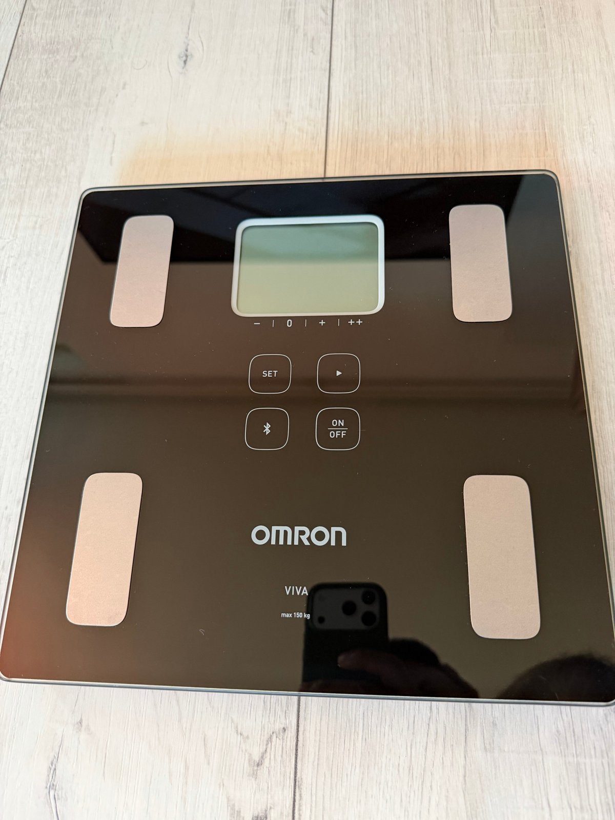 Omron VIVA Personenweegschaal - Slimme Lichaamsanalyse, Ophalen, 100 kg of meer, Personenweegschaal, Fijner dan 1 gram
