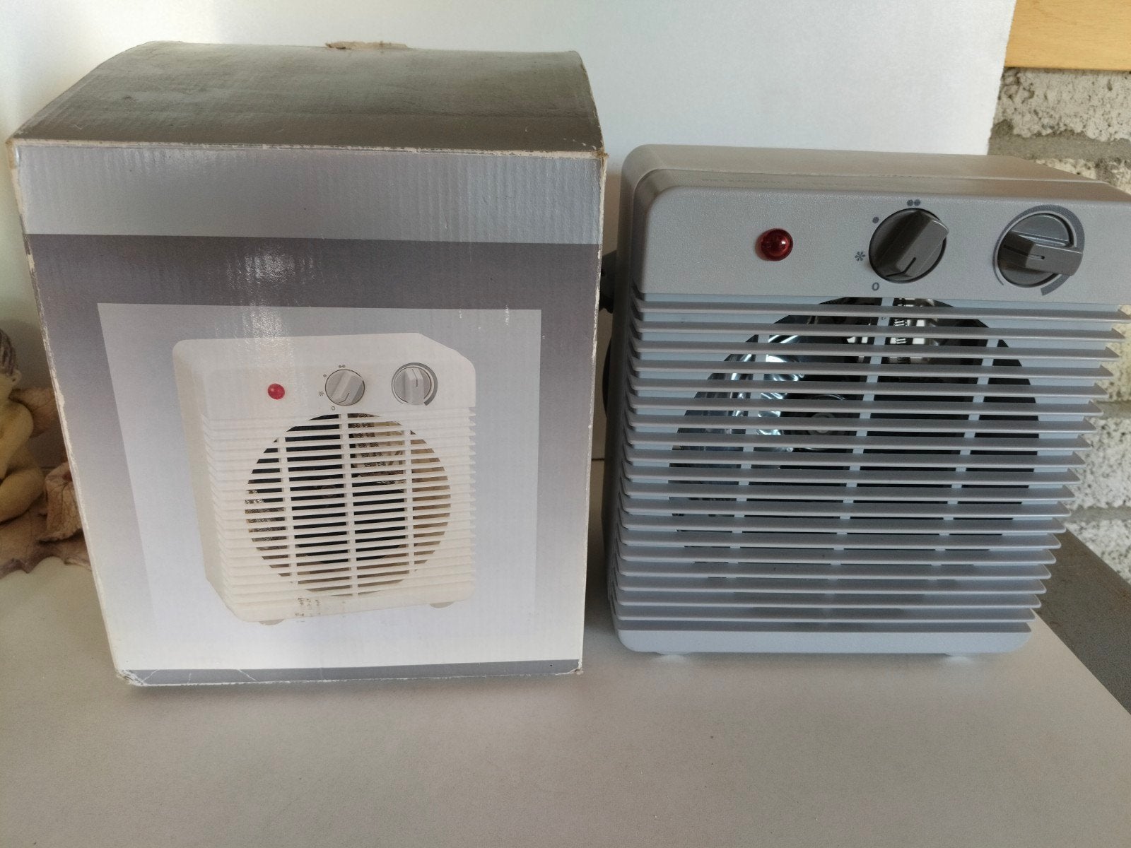 Elektrische Kachel 2000W, Witgoed en Apparatuur, Airco's, Gebruikt, Tafel- of Grondventilator, Minder dan 60 m³, 2 snelheden, Ventileren
