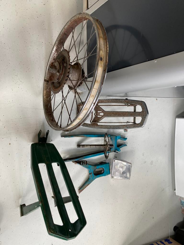 Diverse mobylette onderdelen, Fietsen en Brommers, Brommeronderdelen | Oldtimers, Ophalen of Verzenden, Gebruikt, Overige typen