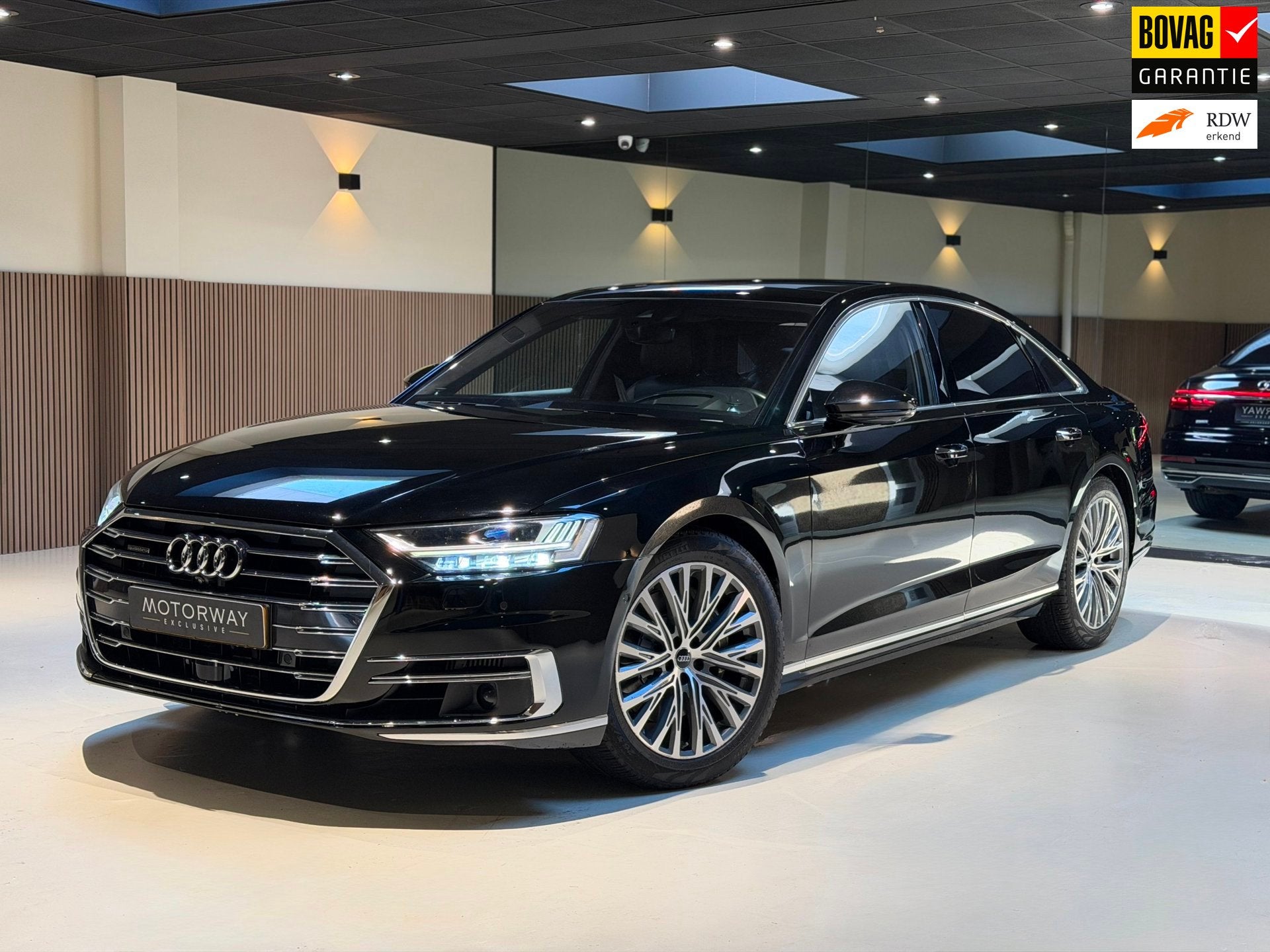 Audi A8 55 TFSI quattro Pro Line Plus|Pano|360|B&O|BOVAG gar, Auto's, Gebruikt, Euro 6, 2995 cc, Zwart