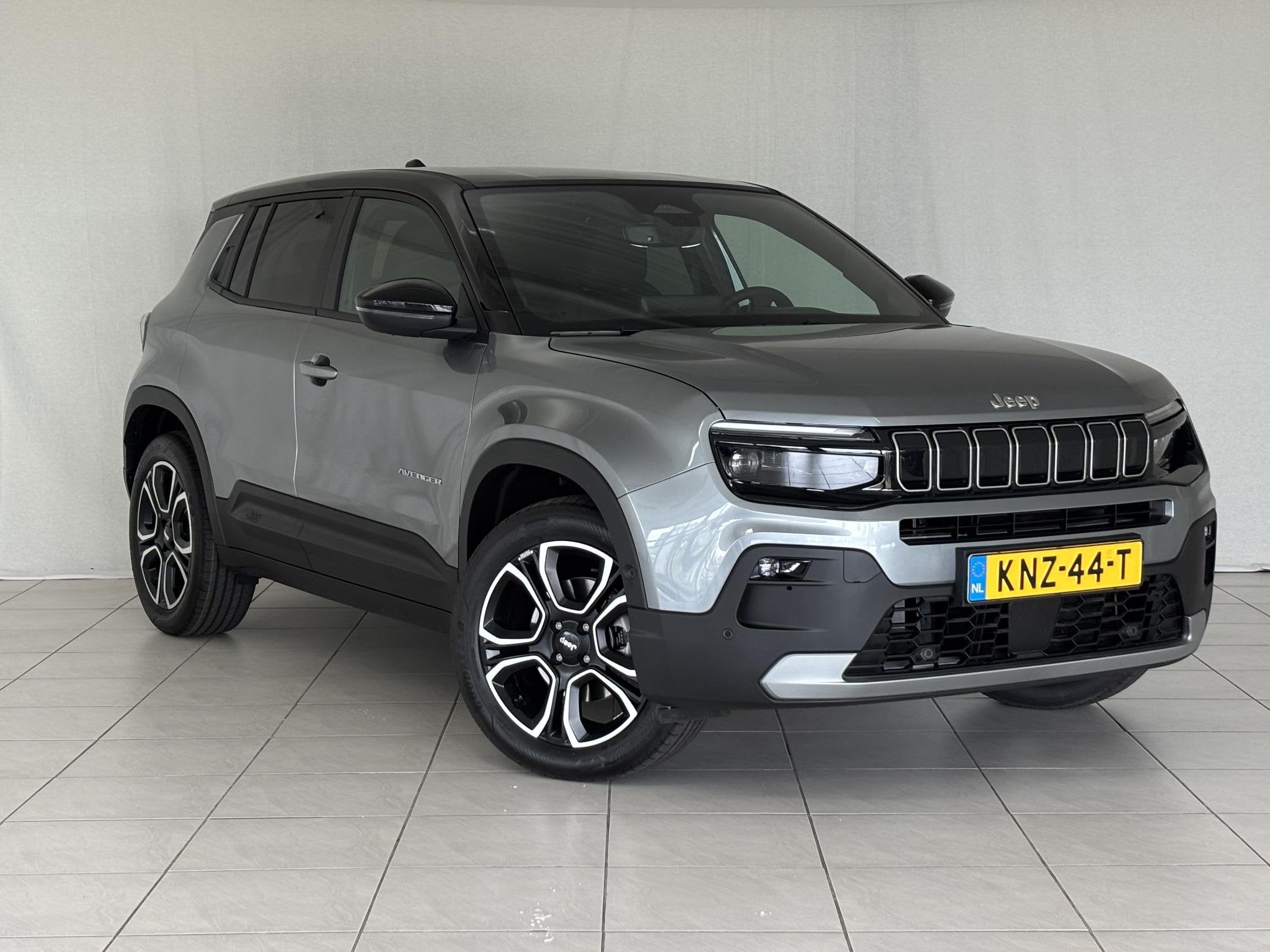 Jeep Avenger Summit 54 kWh | Warmtepomp | Apple-Android | St, Auto's, 394 km, Gebruikt, 334 min, 156 pk