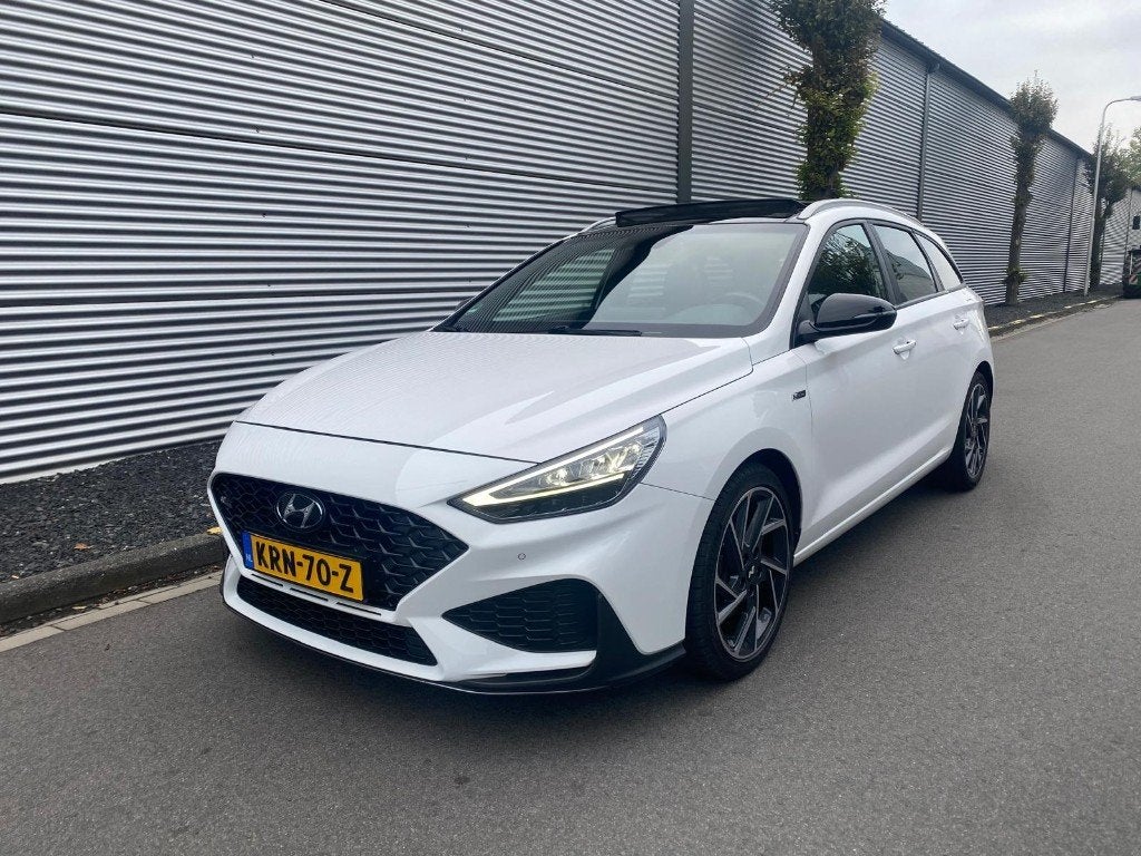 Hyundai i30 1.5 T-gdi 160pk/Mhev/N line/pano/sportstoelen, Voorwielaandrijving, Dealer onderhouden, Zwart, 4 cilinders
