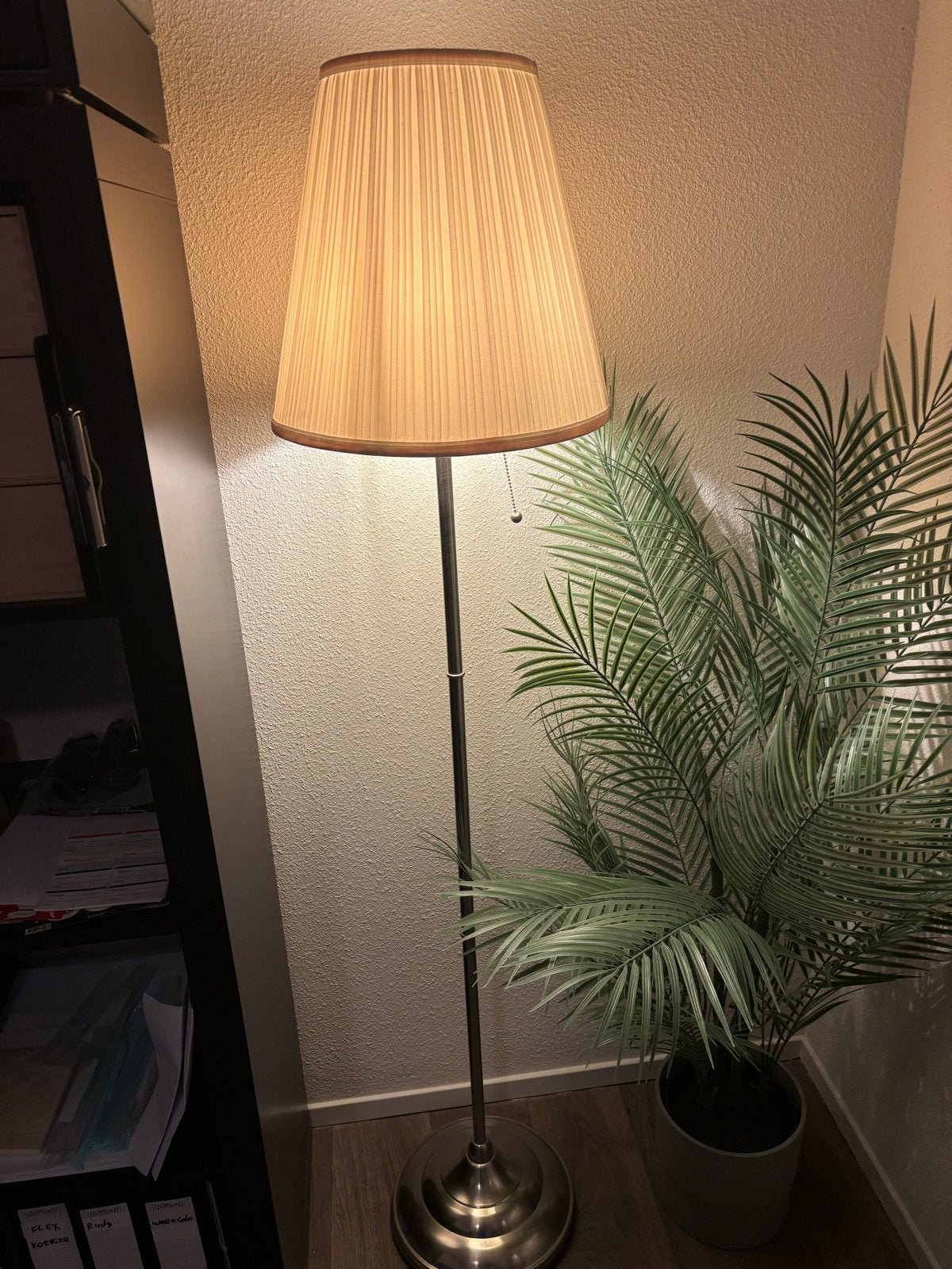 Ikea Arstid staande lamp met plissé kap, Ophalen, Gebruikt, E27 (groot), Metaal
