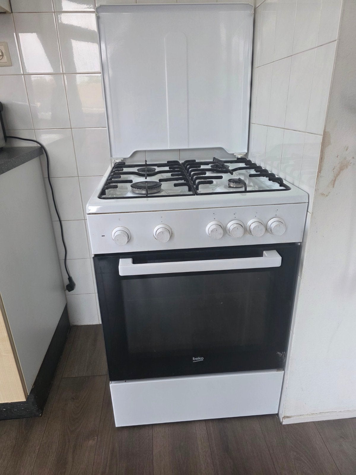 Beko Fornuis met Gas Kookplaat en Oven, Gebruikt, Hete lucht, 60 cm of meer, Gas