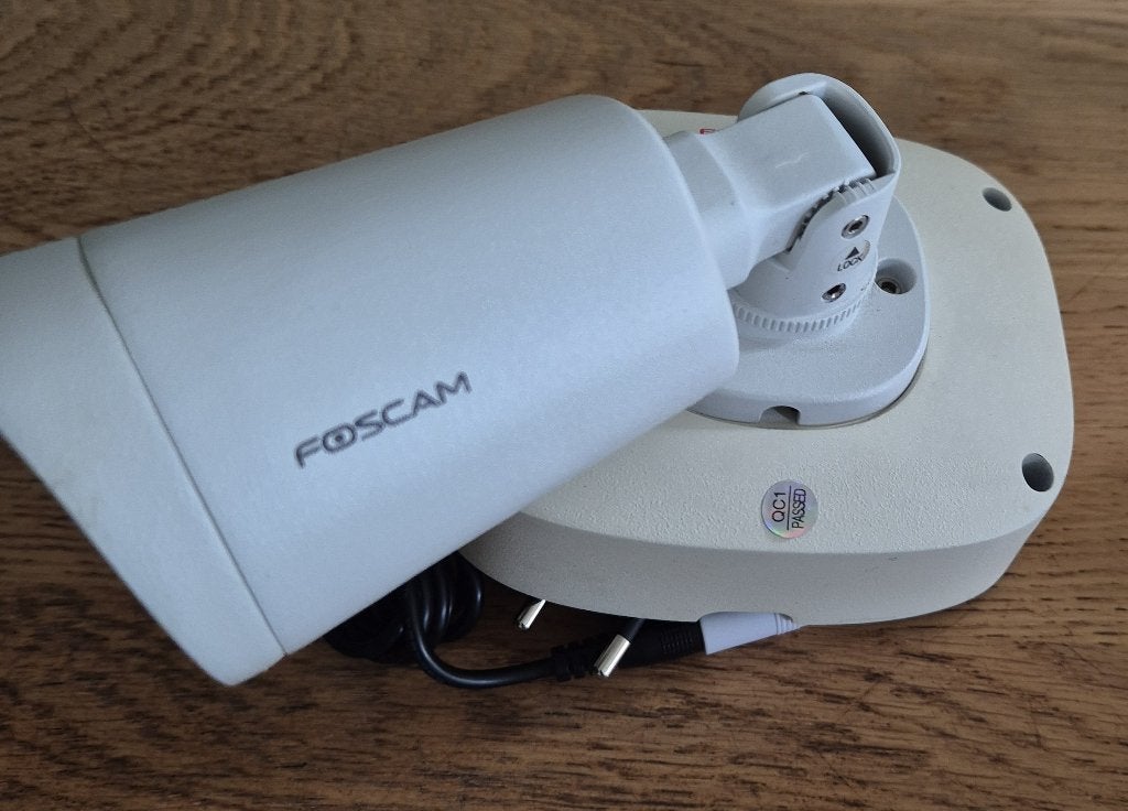 2x Foscam G4EP PoE buitencamera + montagebox, Ophalen, Gebruikt, Buitencamera