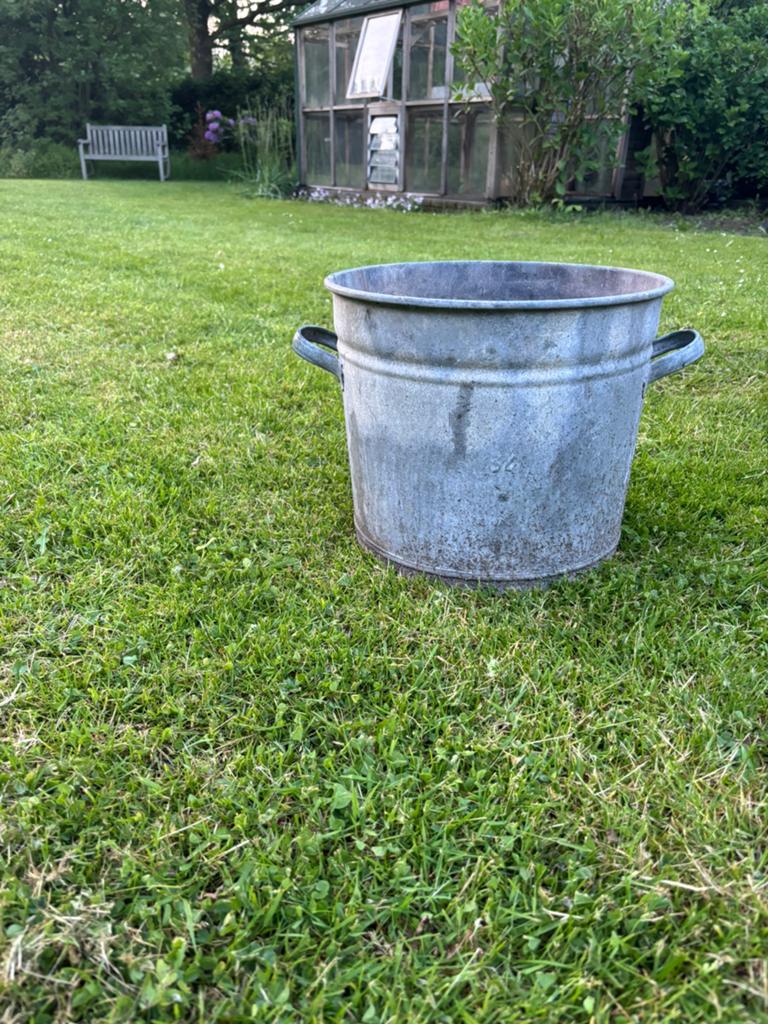 Retro wasteil of plantenbak, Ophalen, Kunststof, Minder dan 30 cm, Rond